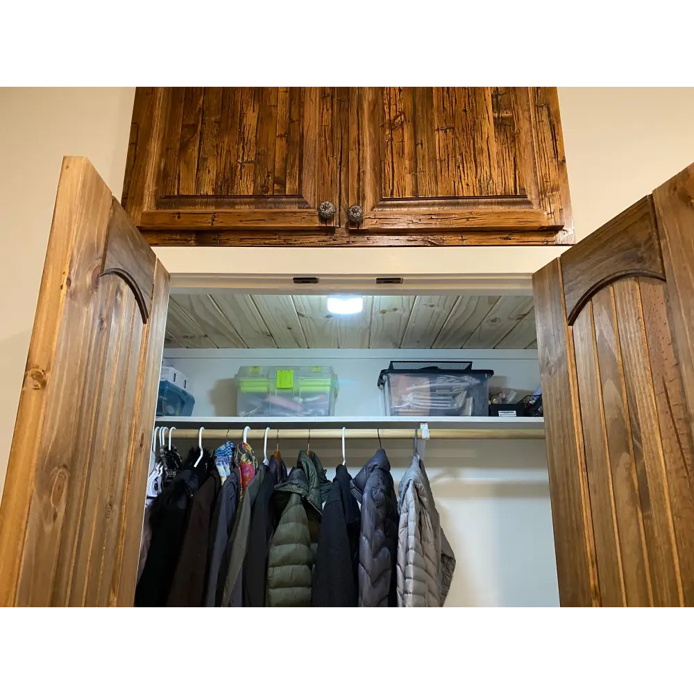 IQ America LB1135WH Battery-Powered LED Motion Security Sensor Flood Light 350 Lumens Universal Mount Closet Shed