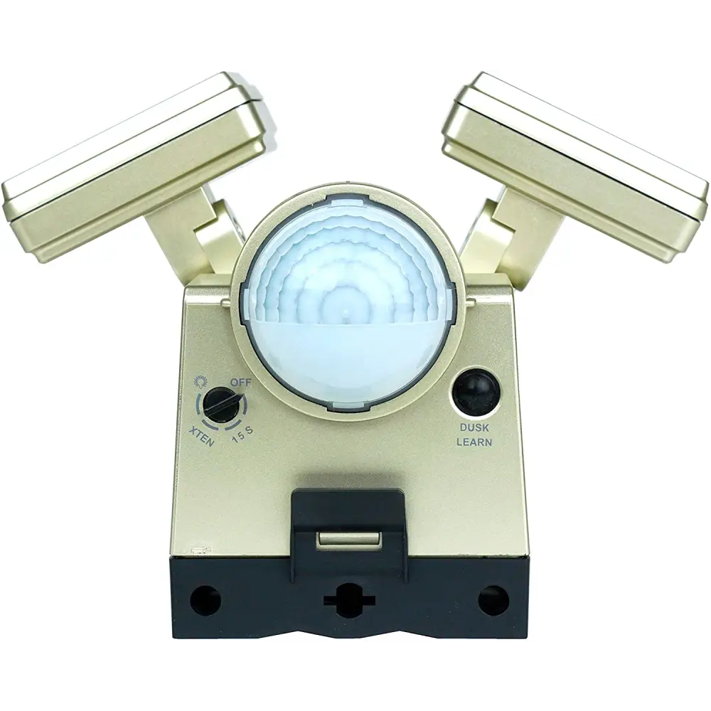 IQ America LED Motion Security Flood Light 700 Lumens 35ft Detection 180° Range Battery Powered Battery Operated Motion