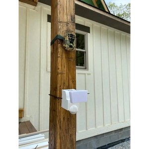 IQ America Motion Security Flood Light Battery-Powered 500 Lumen LED Eave Soffit or Wall Mt Closet Shed Storage Attic