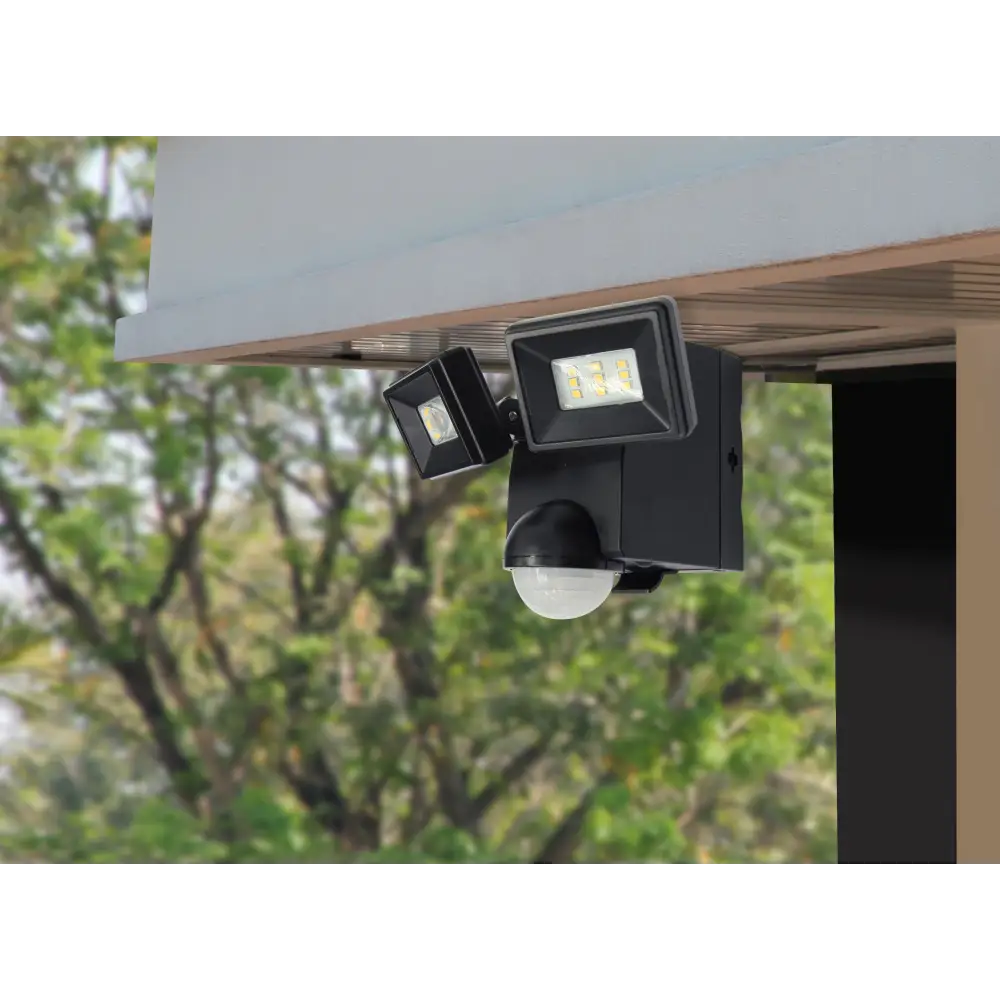 IQ America Motion Security Flood Light Battery-Powered 700 Lumen LED Eave Soffit or Wall Mt Shed Storage Attic Garage