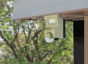 Image of Premium Product: Iq America Lb1870Qch 700 Lumen Battery Operated Led Motion Security Flood Light W L Bracket Mount Ch, highlighting its features and quality.